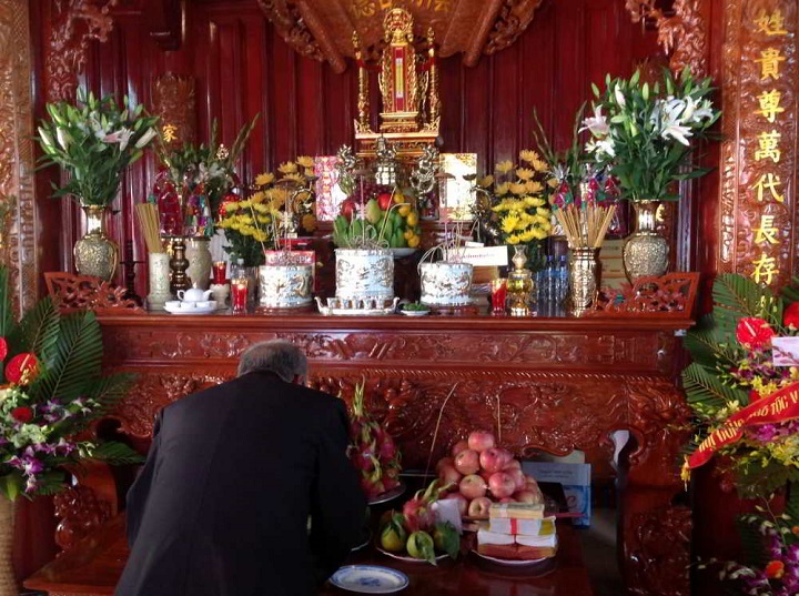 CÁCH ĐẶT VÀ BÀI TRÍ BÀN THỜ THỔ CÔNG VÀ GIA TIÊN