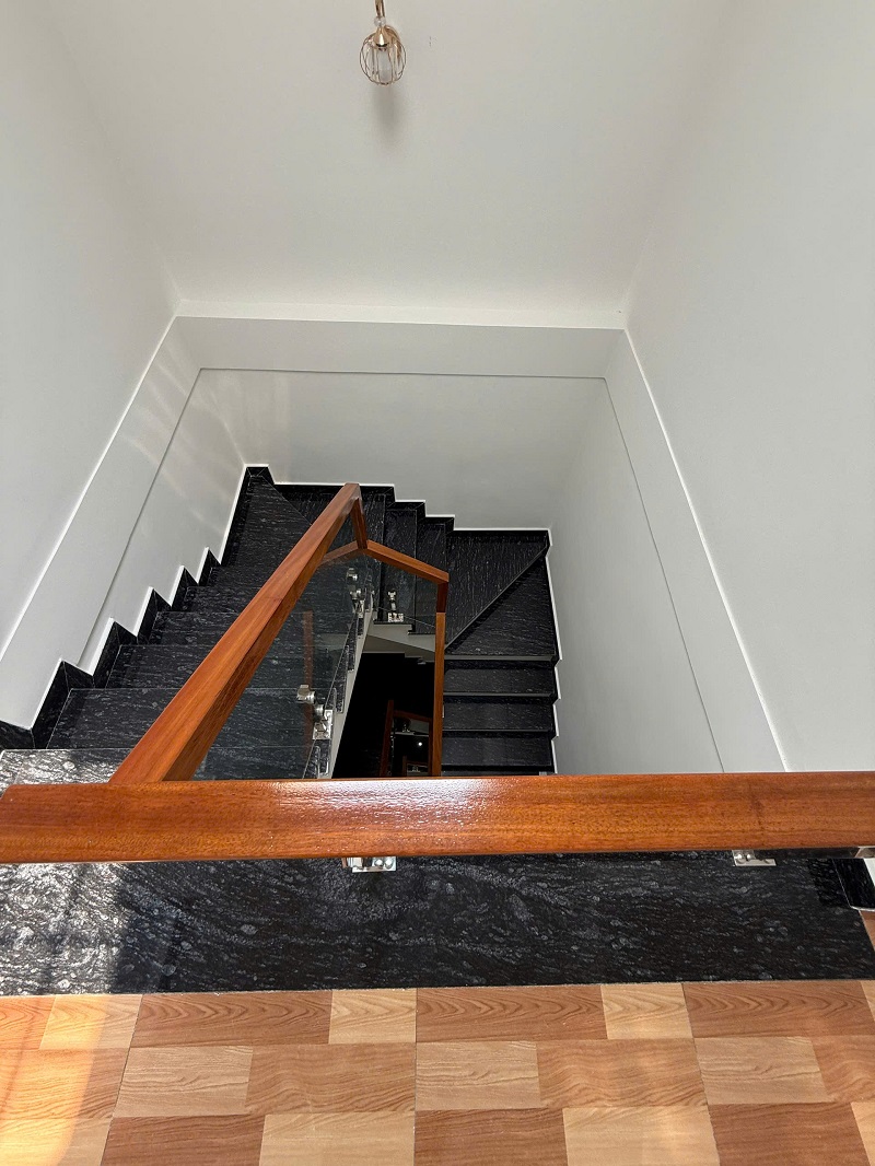 BÁN NHÀ 4 TẦNG – Ô TÔ TRONG NHÀ – GẦN AEON MALL HẢI PHÒNG