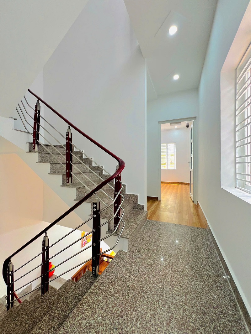 BÁN NHÀ LÔ GÓC – 2 MẶT THOÁNG – TAXI ĐỖ CỬA – GẦN AEON MALL, LÊ CHÂN, HẢI PHÒNG 