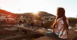 CÂU CHUYỆN KHÓ TIN VỀ LUÂN HỒI: CON GÁI HIỆN TẠI LÀ CHỒNG CŨ ĐẦU THAI